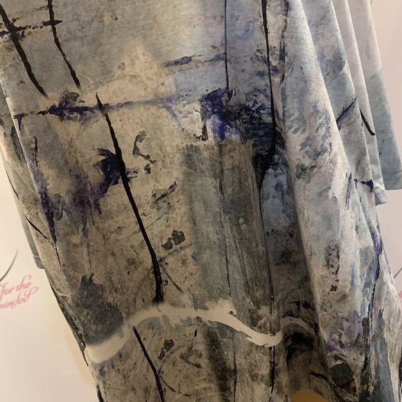 London. Size Small. Stretch Border Print Pullover Watercolor Print Top. B76 - Picture 4 of 6